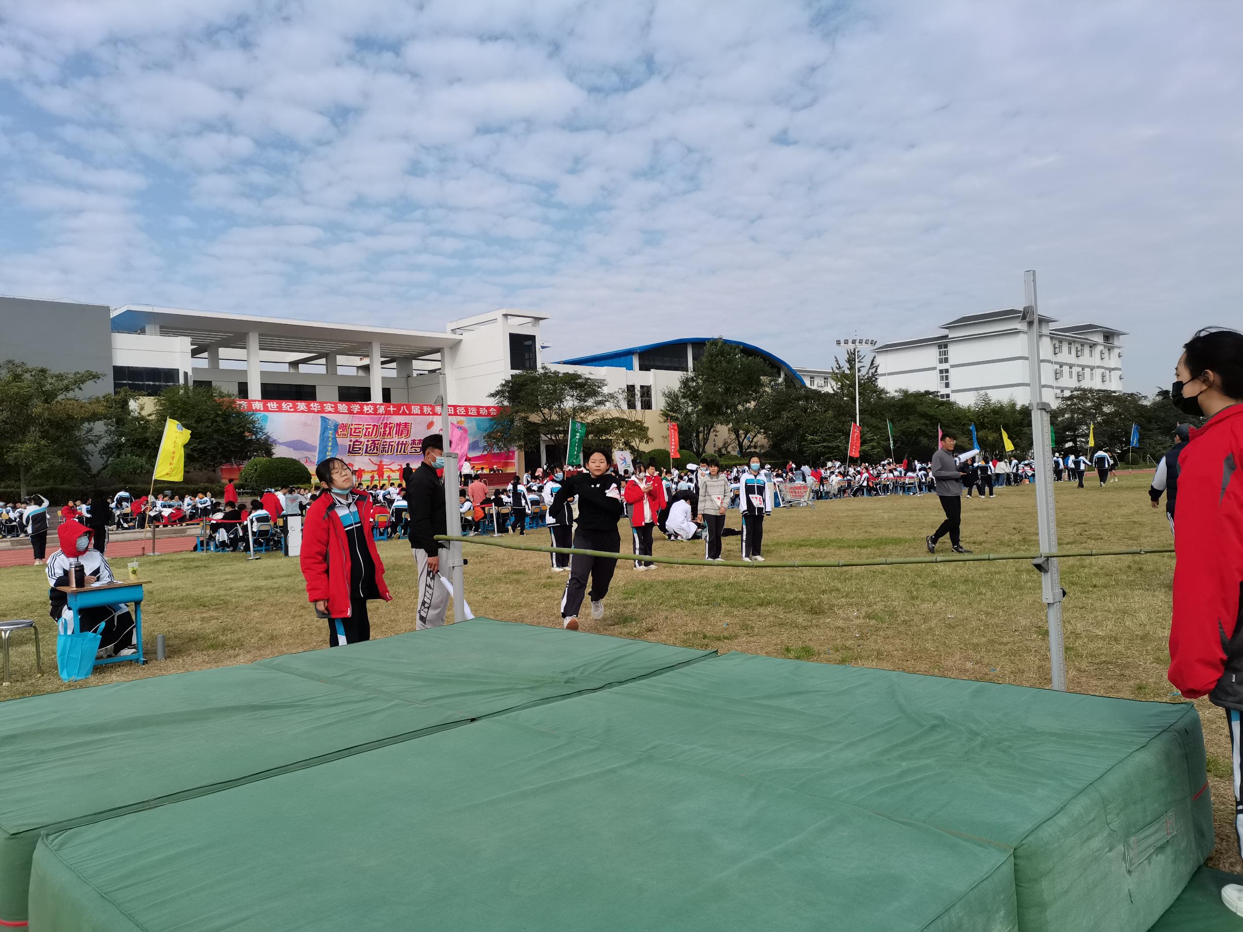 a0b2ffe688963c0d345fabe4f2073e40.jpg
